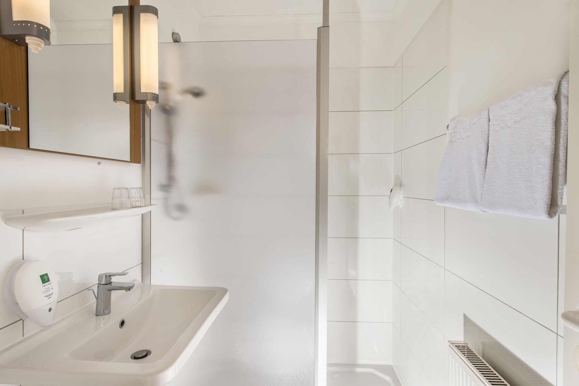 فندق Ibis Kassel ميلسُنْغِن الغرفة الصورة