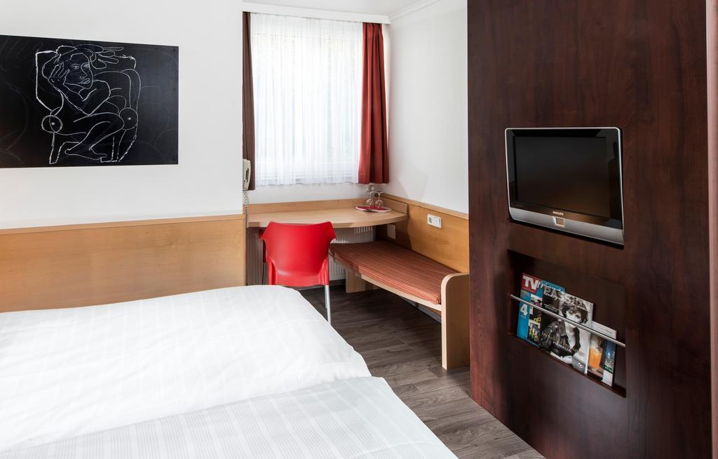 فندق Ibis Kassel ميلسُنْغِن الغرفة الصورة